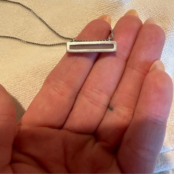 Silver Leonor Iridescent Drusy Kendra Scott Necklace - Picture 5 of 5